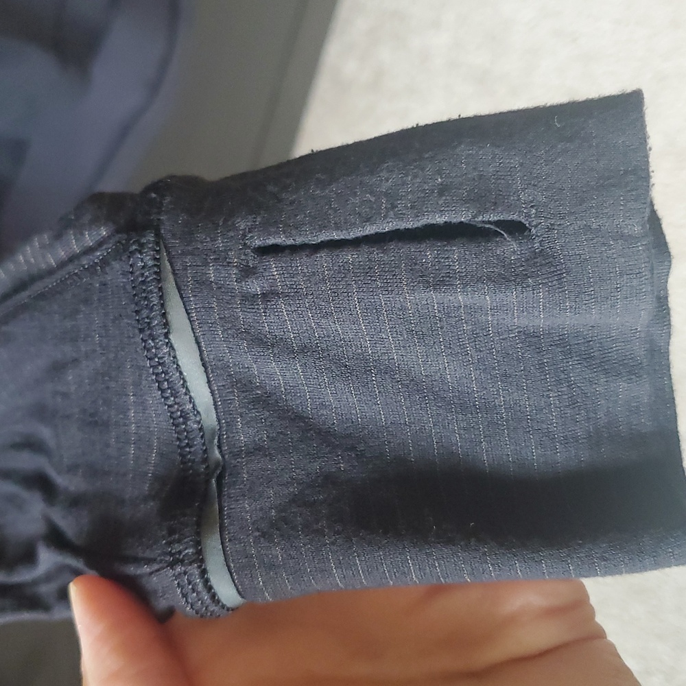Lululemon Black Long Sleeve Top - Picture 2 of 7